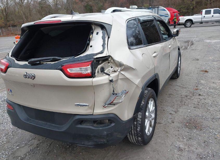 Photo 17 of 2015 Jeep Cherokee LATITUDE (VIN 1C4PJMCB6FW556691)