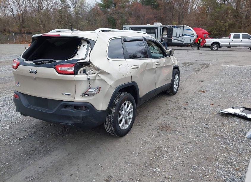 Photo 4 of 2015 Jeep Cherokee LATITUDE (VIN 1C4PJMCB6FW556691)