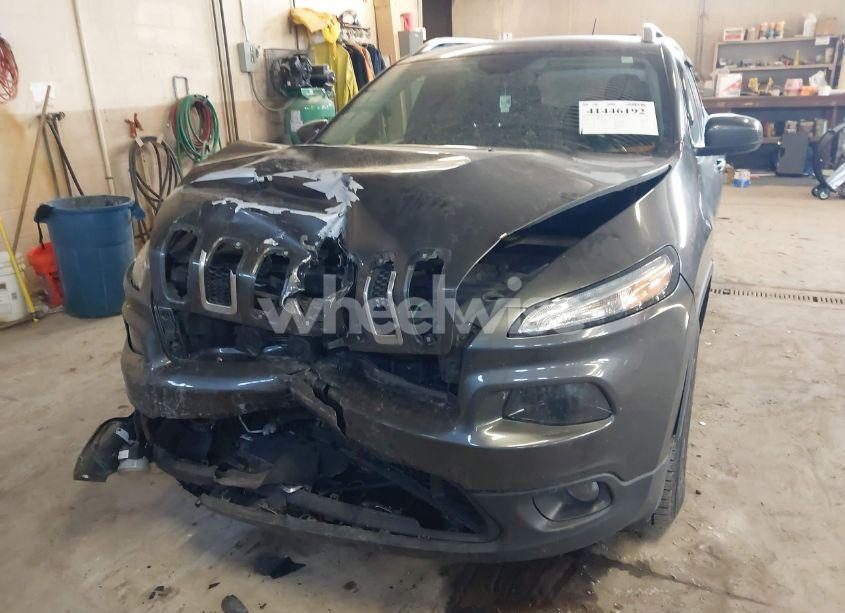 Photo 6 of 2015 Jeep Cherokee LATITUDE (VIN 1C4PJMCB6FW605226)