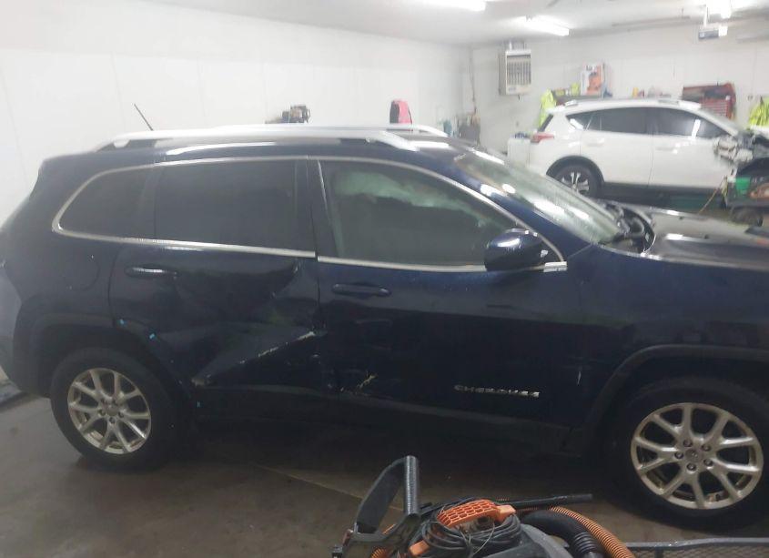 Photo 14 of 2015 Jeep Cherokee LATITUDE (VIN 1C4PJMCB6FW652577)
