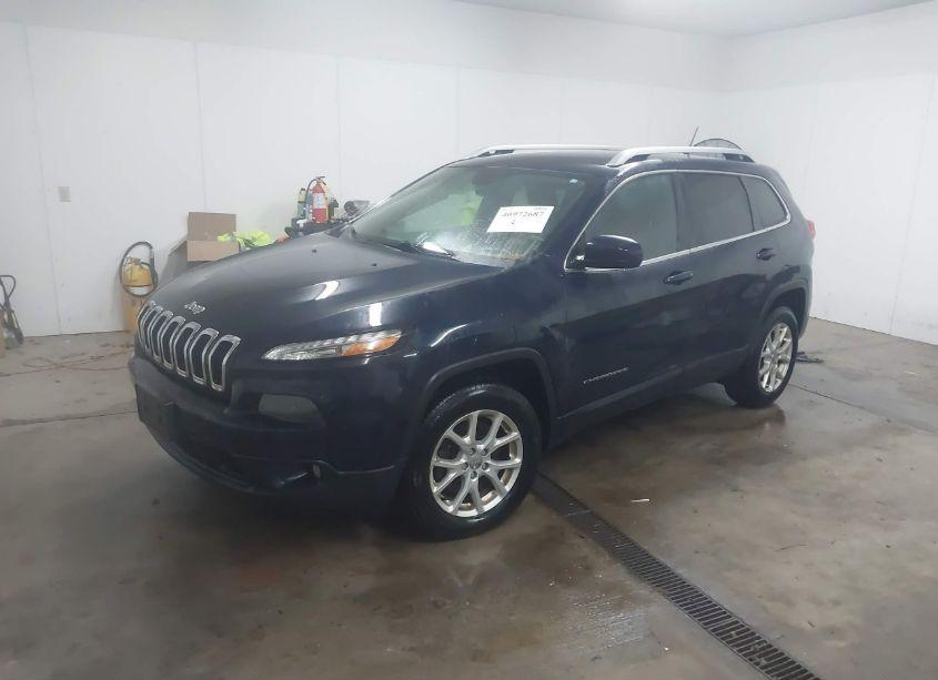 Photo 2 of 2015 Jeep Cherokee LATITUDE (VIN 1C4PJMCB6FW652577)