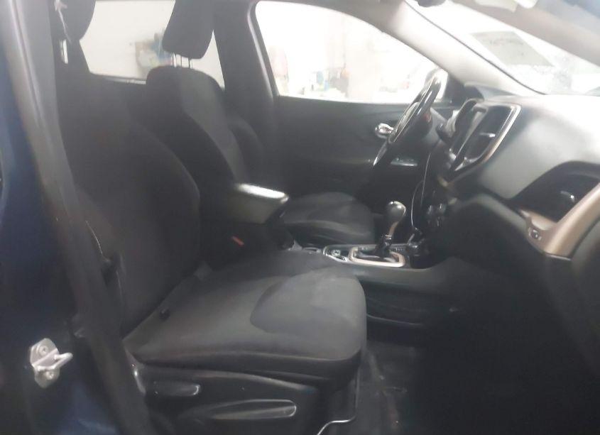 Photo 5 of 2015 Jeep Cherokee LATITUDE (VIN 1C4PJMCB6FW652577)