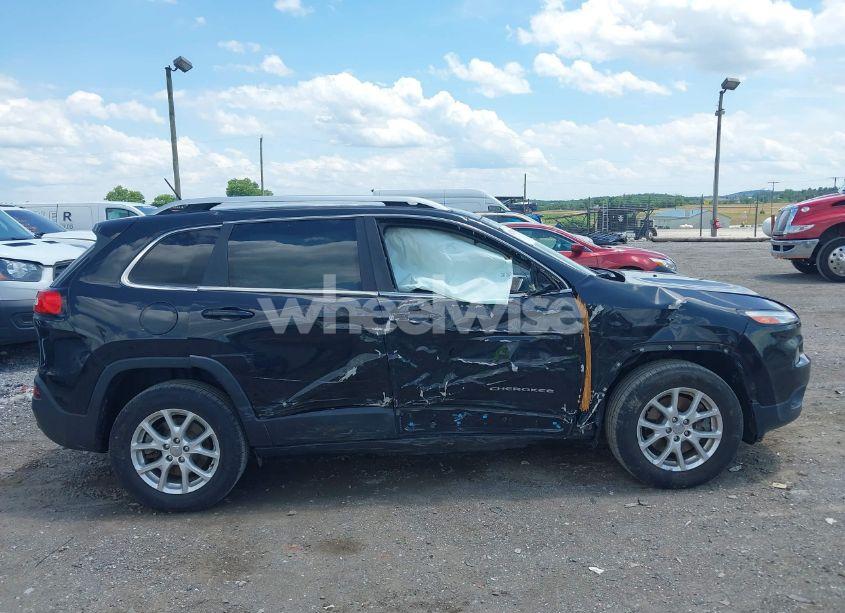 Photo 13 of 2015 Jeep Cherokee LATITUDE (VIN 1C4PJMCB6FW661635)