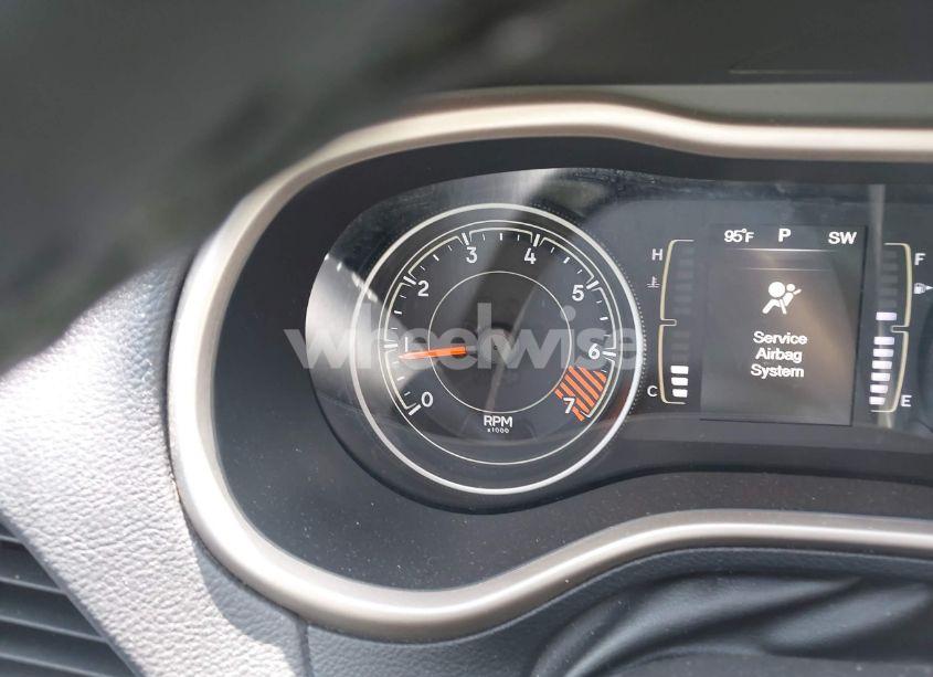 Photo 17 of 2015 Jeep Cherokee LATITUDE (VIN 1C4PJMCB6FW661635)