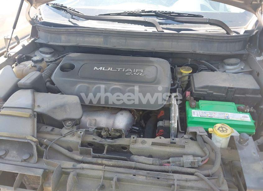 Photo 10 of 2015 Jeep Cherokee LATITUDE (VIN 1C4PJMCB6FW691816)