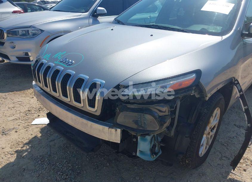 Photo 17 of 2015 Jeep Cherokee LATITUDE (VIN 1C4PJMCB6FW691816)
