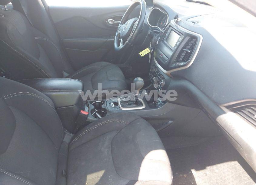 Photo 5 of 2015 Jeep Cherokee LATITUDE (VIN 1C4PJMCB6FW691816)