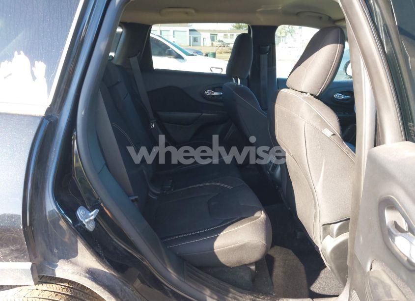 Photo 8 of 2015 Jeep Cherokee LATITUDE (VIN 1C4PJMCB6FW709229)