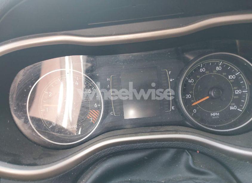 Photo 7 of 2015 Jeep Cherokee LATITUDE (VIN 1C4PJMCB6FW777515)