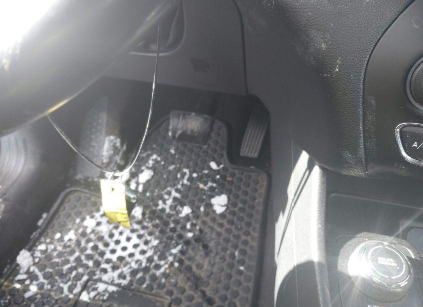 Photo 11 of 2015 Jeep Cherokee LATITUDE (VIN 1C4PJMCB6FW789423)