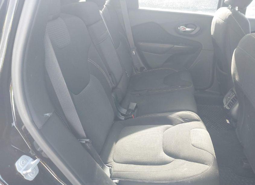 Photo 8 of 2015 Jeep Cherokee LATITUDE (VIN 1C4PJMCB6FW789423)