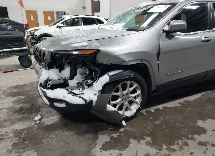 Photo 17 of 2016 Jeep Cherokee LATITUDE (VIN 1C4PJMCB6GW154915)