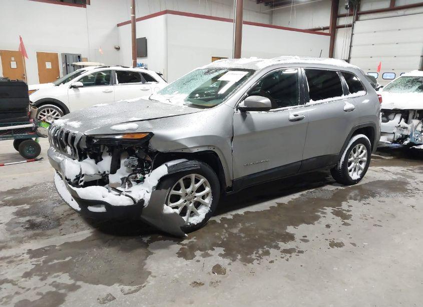 Photo 2 of 2016 Jeep Cherokee LATITUDE (VIN 1C4PJMCB6GW154915)
