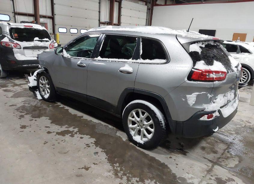 Photo 3 of 2016 Jeep Cherokee LATITUDE (VIN 1C4PJMCB6GW154915)
