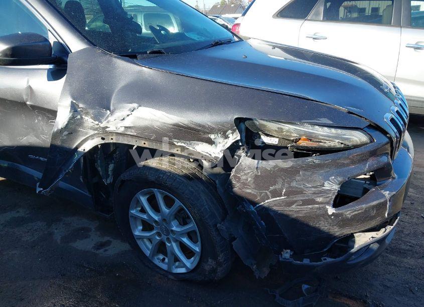 Photo 6 of 2016 Jeep Cherokee LATITUDE (VIN 1C4PJMCB6GW162187)