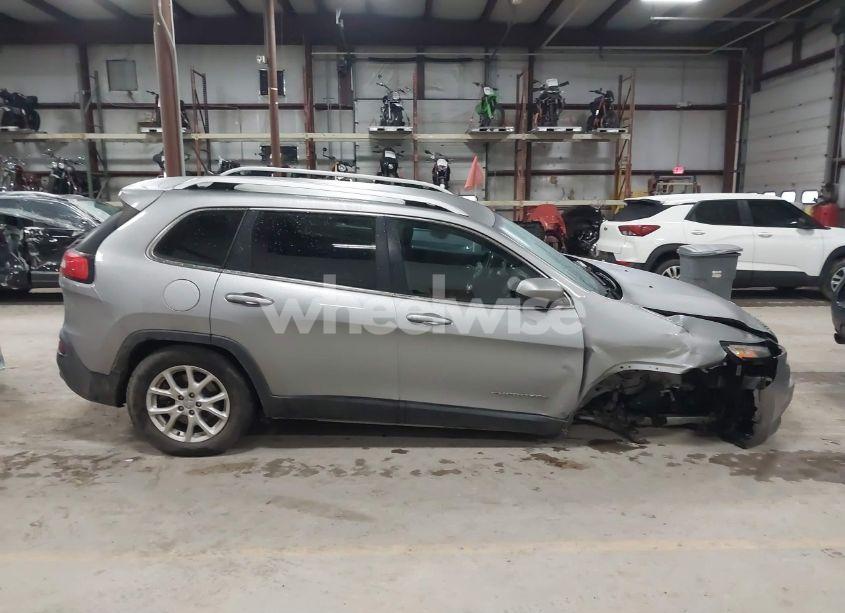 Photo 13 of 2016 Jeep Cherokee LATITUDE (VIN 1C4PJMCB6GW295404)