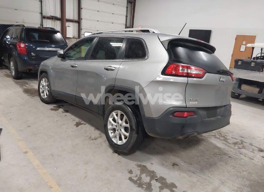 Photo 3 of 2016 Jeep Cherokee LATITUDE (VIN 1C4PJMCB6GW295404)
