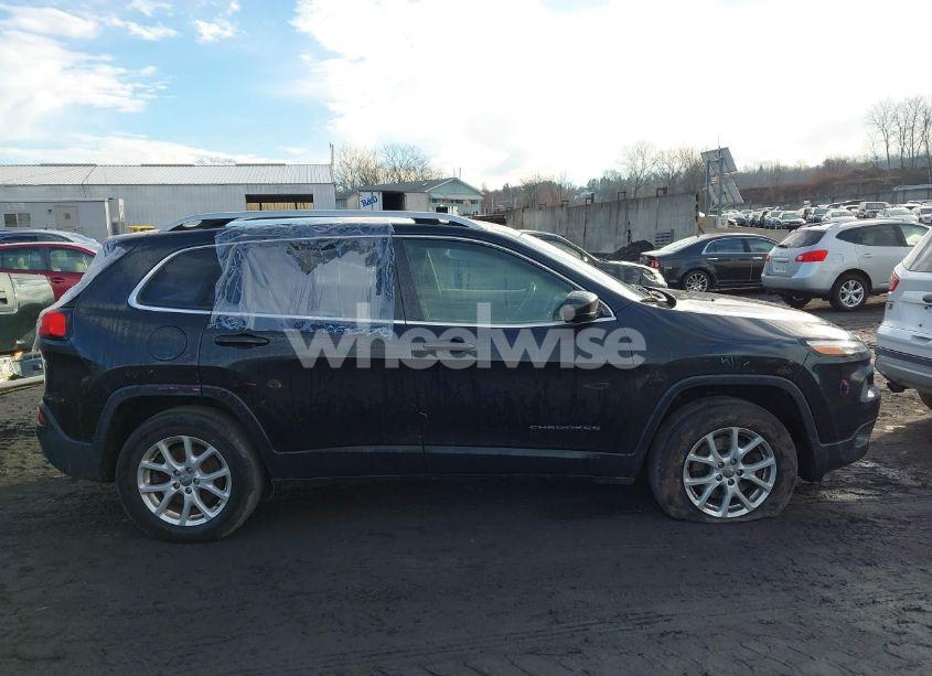 Photo 13 of 2016 Jeep Cherokee LATITUDE (VIN 1C4PJMCB6GW345413)