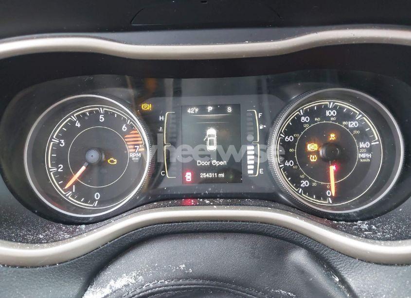 Photo 7 of 2016 Jeep Cherokee LATITUDE (VIN 1C4PJMCB6GW345413)