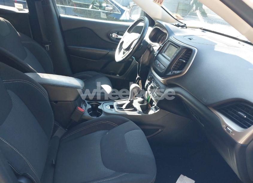 Photo 5 of 2017 Jeep Cherokee LATITUDE 4X4 (VIN 1C4PJMCB6HW506893)