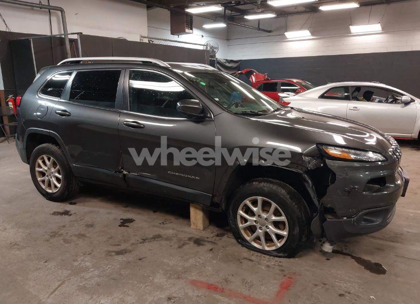 2017 Jeep Cherokee LATITUDE 4X4 (VIN 1C4PJMCB6HW512810) main photo