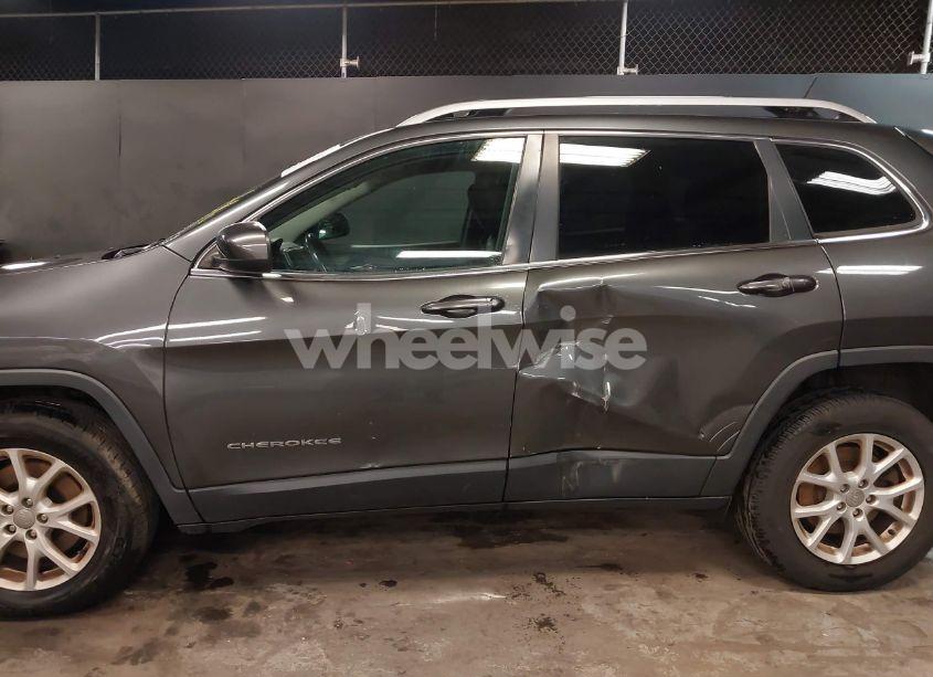 Photo 15 of 2017 Jeep Cherokee LATITUDE 4X4 (VIN 1C4PJMCB6HW512810)