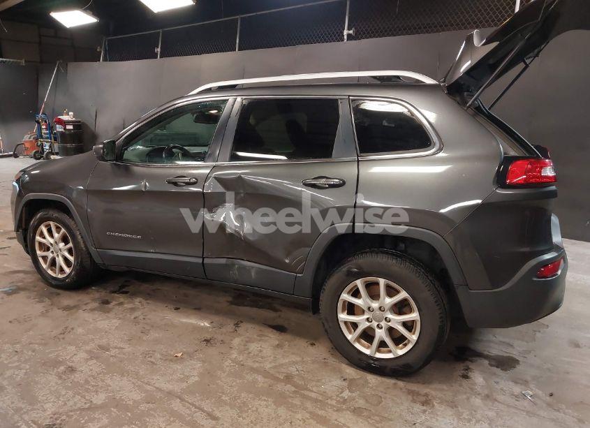 Photo 3 of 2017 Jeep Cherokee LATITUDE 4X4 (VIN 1C4PJMCB6HW512810)