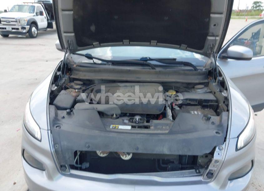 Photo 10 of 2017 Jeep Cherokee LATITUDE 4X4 (VIN 1C4PJMCB6HW524181)