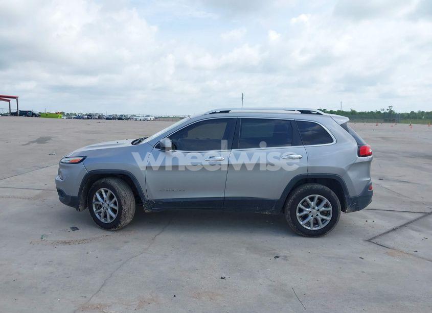 Photo 14 of 2017 Jeep Cherokee LATITUDE 4X4 (VIN 1C4PJMCB6HW524181)