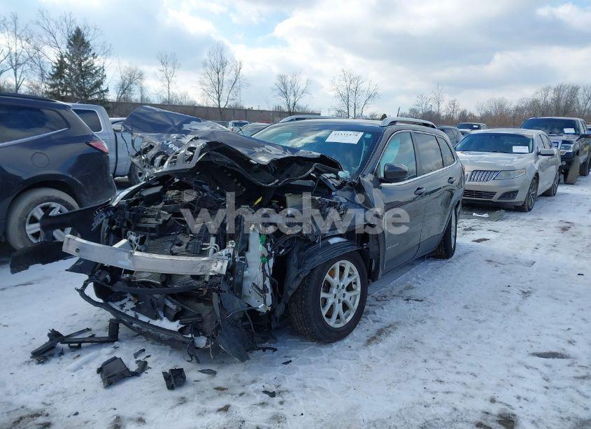 Photo 2 of 2017 Jeep Cherokee LATITUDE 4X4 (VIN 1C4PJMCB6HW639248)