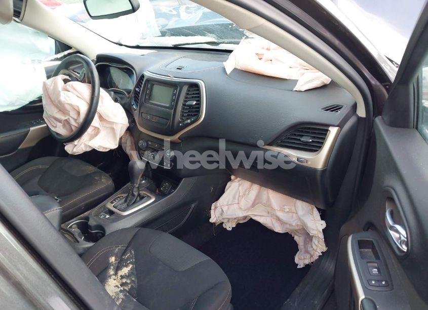 Photo 5 of 2017 Jeep Cherokee LATITUDE 4X4 (VIN 1C4PJMCB6HW639248)