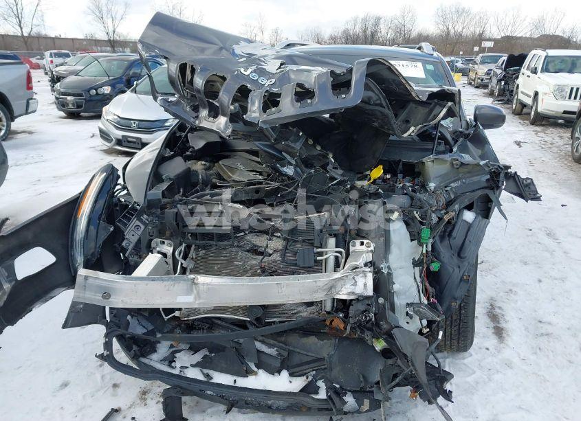 Photo 6 of 2017 Jeep Cherokee LATITUDE 4X4 (VIN 1C4PJMCB6HW639248)