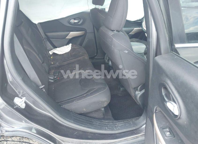 Photo 8 of 2017 Jeep Cherokee LATITUDE 4X4 (VIN 1C4PJMCB6HW639248)