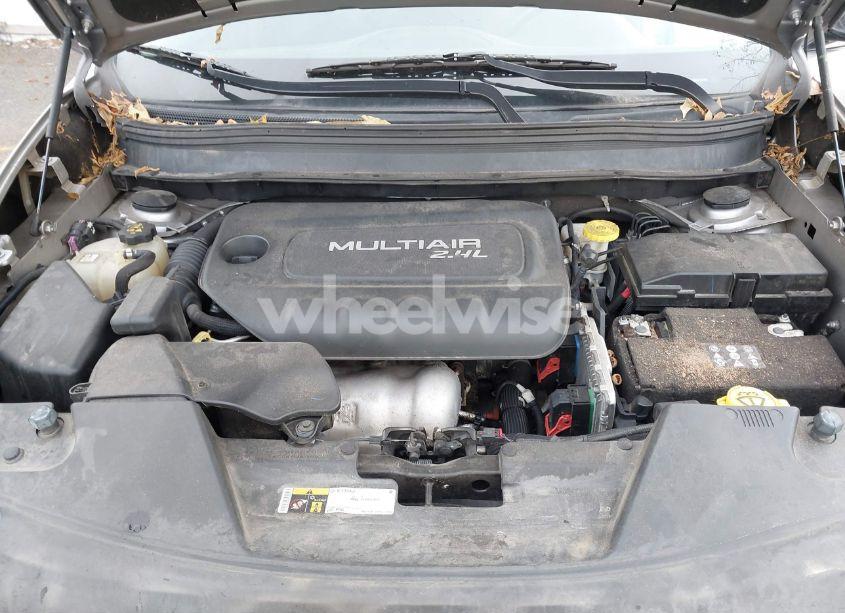 Photo 10 of 2018 Jeep Cherokee LATITUDE 4X4 (VIN 1C4PJMCB6JD569011)