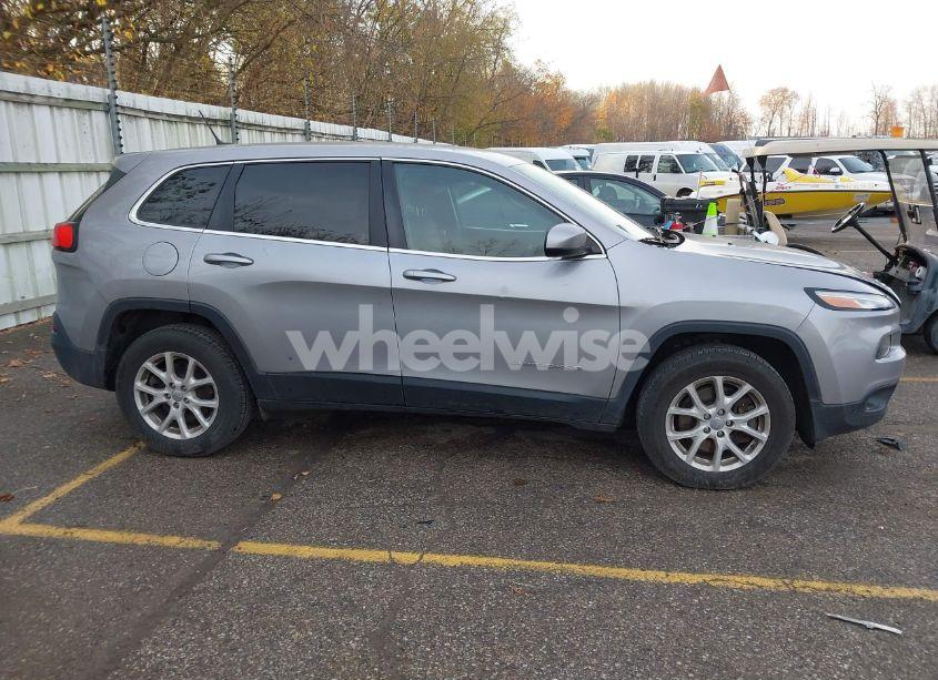 Photo 13 of 2018 Jeep Cherokee LATITUDE 4X4 (VIN 1C4PJMCB6JD569011)