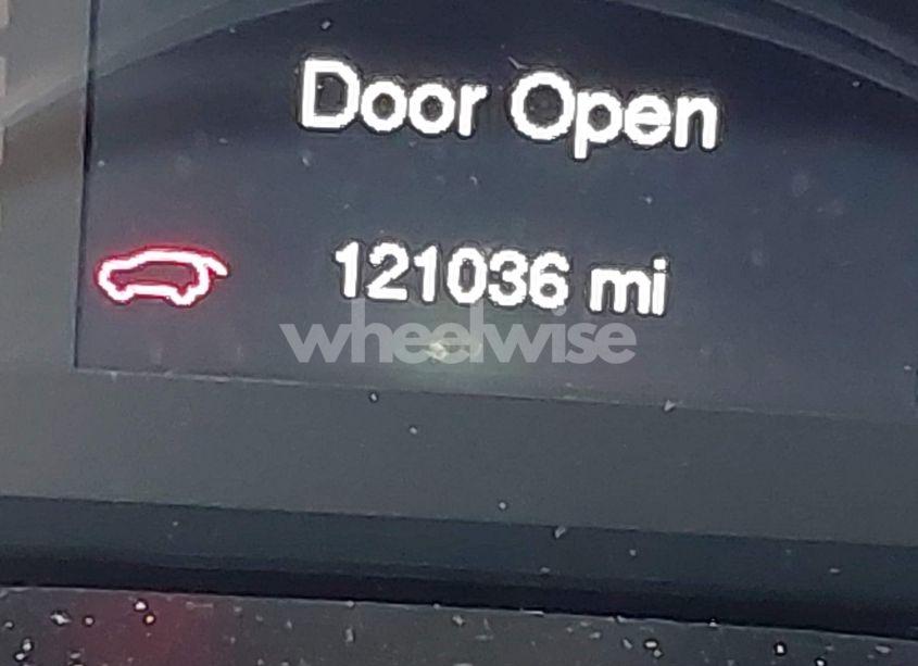 Photo 15 of 2018 Jeep Cherokee LATITUDE 4X4 (VIN 1C4PJMCB6JD569011)