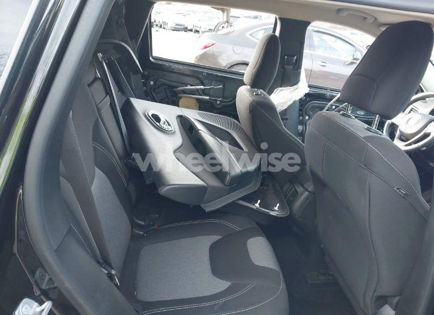 Photo 8 of 2014 Jeep Cherokee LATITUDE (VIN 1C4PJMCB7EW242823)