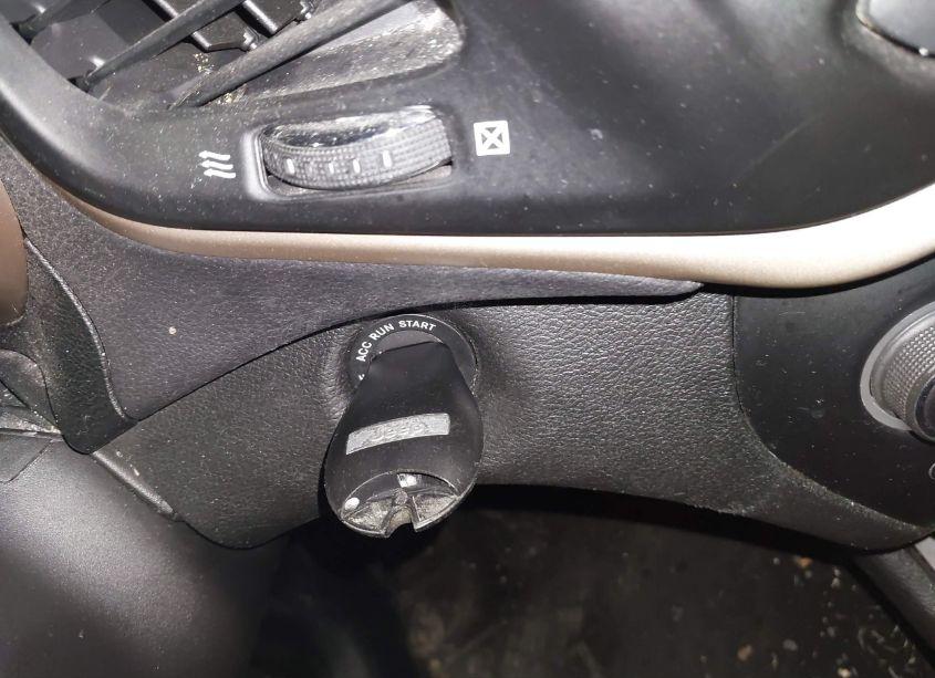 Photo 11 of 2014 Jeep Cherokee LATITUDE (VIN 1C4PJMCB7EW250887)