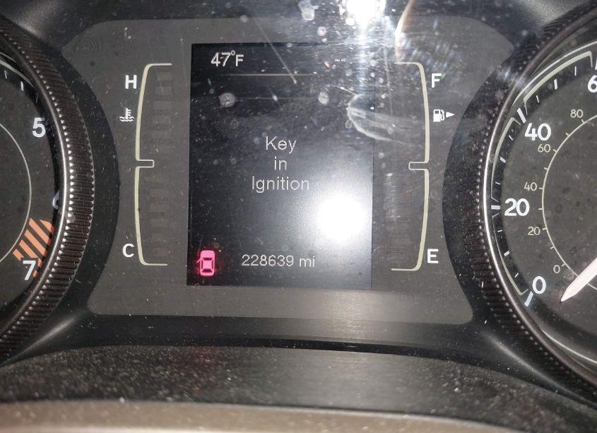 Photo 7 of 2014 Jeep Cherokee LATITUDE (VIN 1C4PJMCB7EW250887)