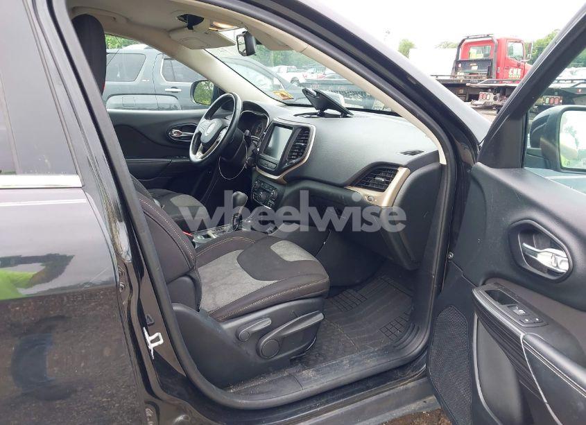 Photo 5 of 2014 Jeep Cherokee LATITUDE (VIN 1C4PJMCB7EW265437)