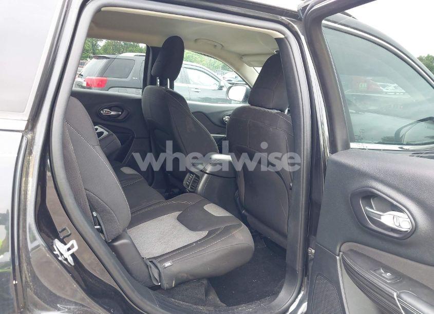 Photo 8 of 2014 Jeep Cherokee LATITUDE (VIN 1C4PJMCB7EW265437)