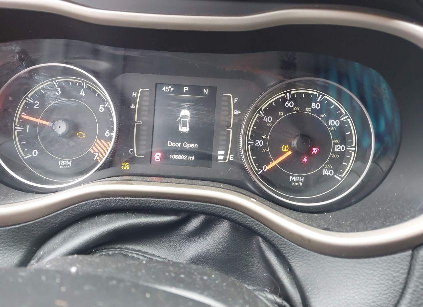 Photo 15 of 2015 Jeep Cherokee LATITUDE (VIN 1C4PJMCB7FW515549)