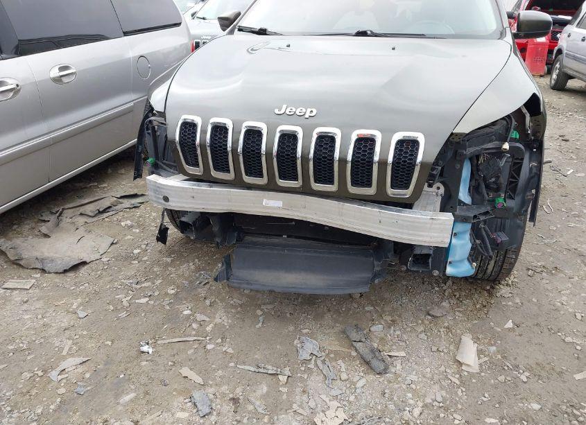 Photo 6 of 2015 Jeep Cherokee LATITUDE (VIN 1C4PJMCB7FW515549)