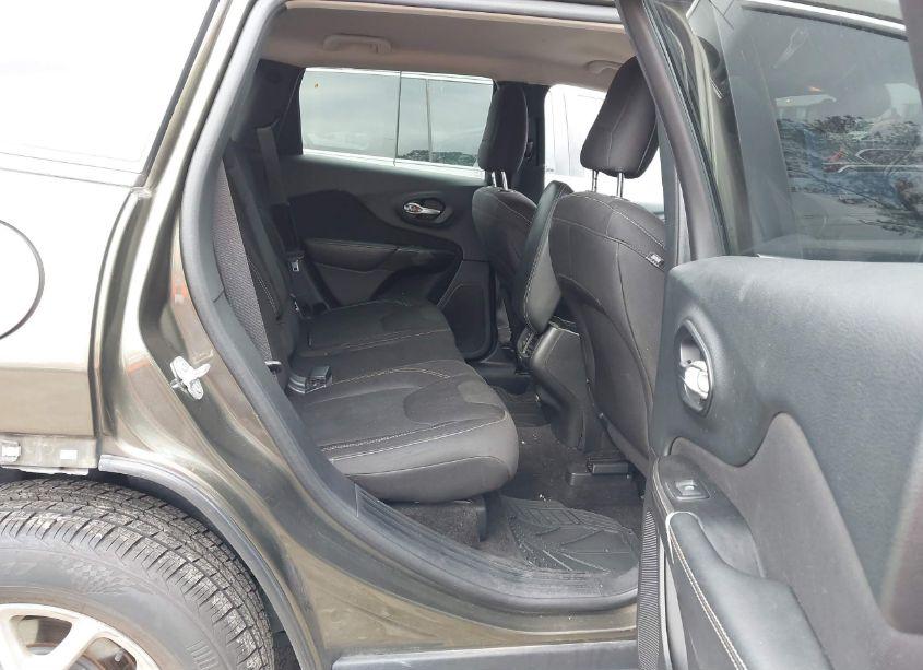 Photo 8 of 2015 Jeep Cherokee LATITUDE (VIN 1C4PJMCB7FW515549)