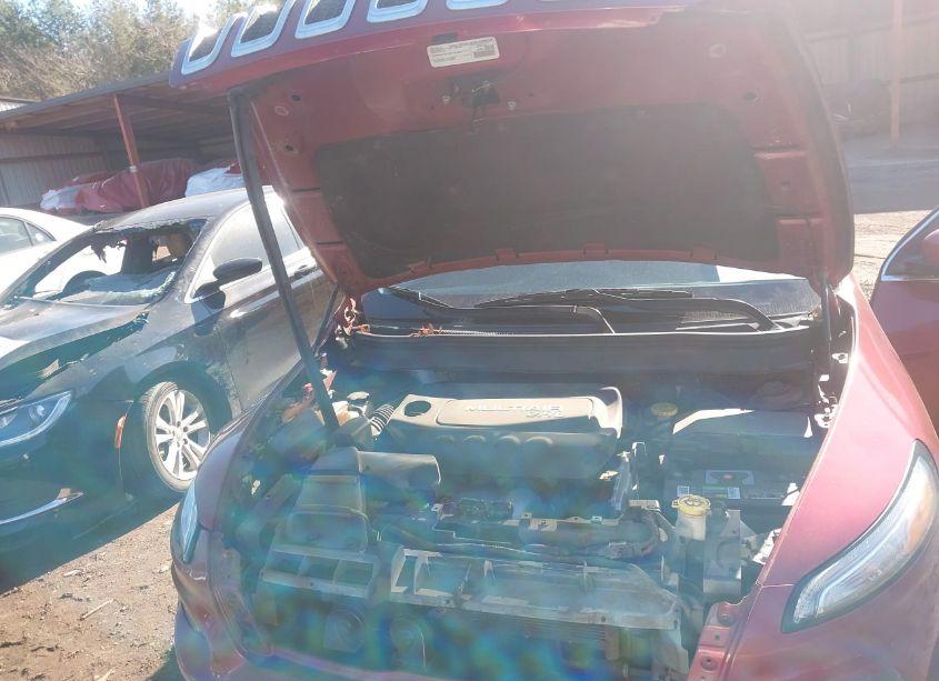Photo 10 of 2015 Jeep Cherokee LATITUDE (VIN 1C4PJMCB7FW633357)