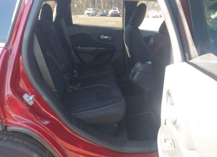 Photo 8 of 2015 Jeep Cherokee LATITUDE (VIN 1C4PJMCB7FW633357)