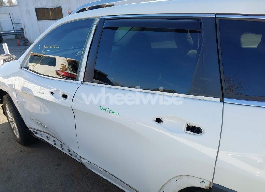 Photo 14 of 2015 Jeep Cherokee LATITUDE (VIN 1C4PJMCB7FW675348)