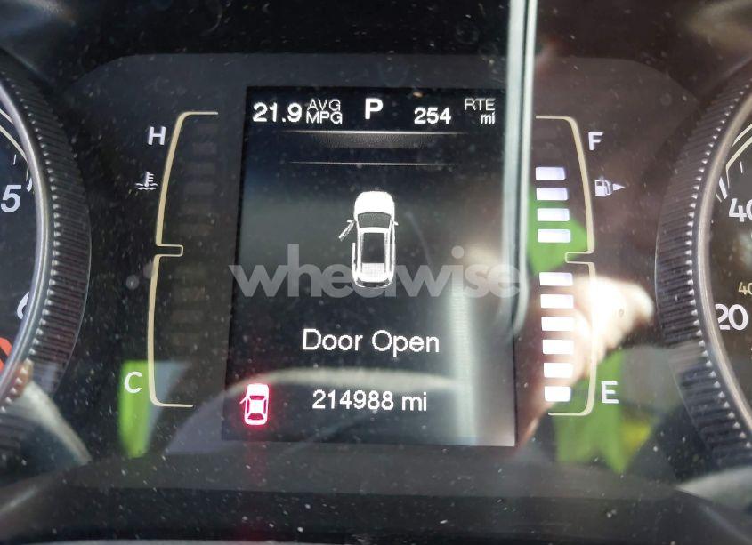 Photo 15 of 2015 Jeep Cherokee LATITUDE (VIN 1C4PJMCB7FW675348)