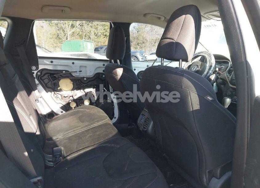 Photo 8 of 2015 Jeep Cherokee LATITUDE (VIN 1C4PJMCB7FW675348)