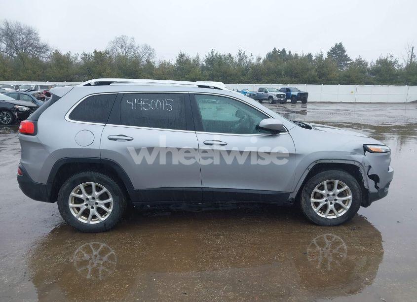 Photo 13 of 2015 Jeep Cherokee LATITUDE (VIN 1C4PJMCB7FW679013)